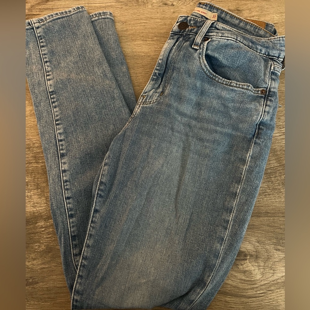 Levi’s 721 High Rise Skinny Classic Blue Denim Jeans